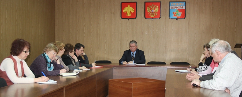 Глава администрации Печорского района впервые отчитался перед Советом общественности района.